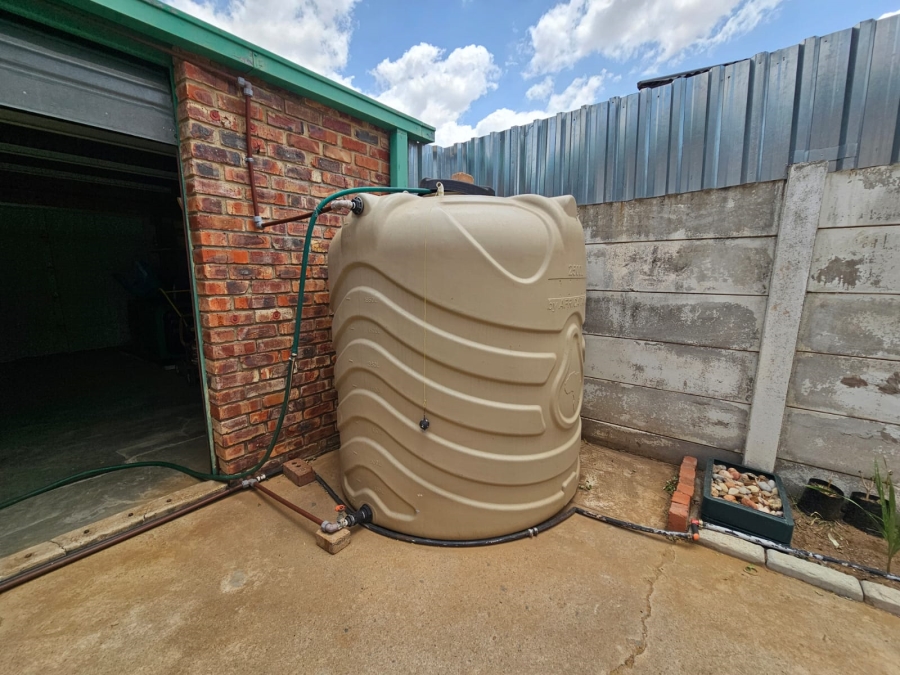 4 Bedroom Property for Sale in Odendaalsrus Free State